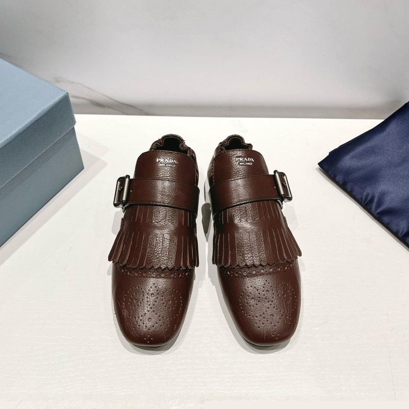 Pra*a leather shoes